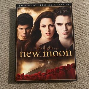 Twilight Saga: New Moon Two-Disc Special Edition